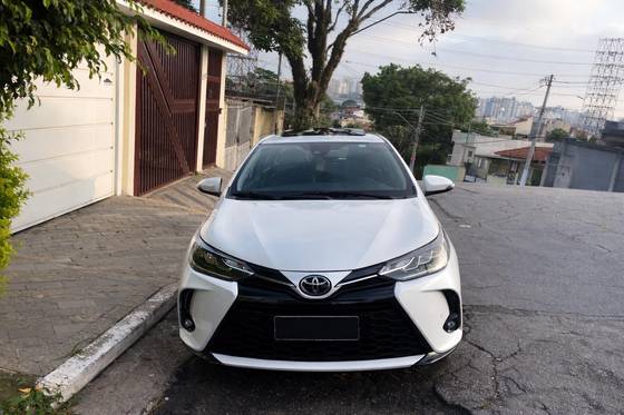 TOYOTA YARIS 1.5 16V FLEX SEDAN XLS CONNECT MULTIDRIVE TOYOTA YARIS 1.5 16V FLEX SEDAN XLS CONNECT MULTIDRIVE